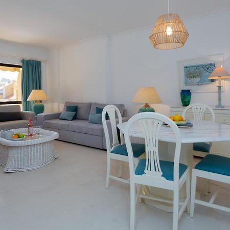 Marina 2Bdr Apartment With Balcony & Pool - 5Min From Beach By Lovelystay กัวเตย์รา ภายนอก รูปภาพ
