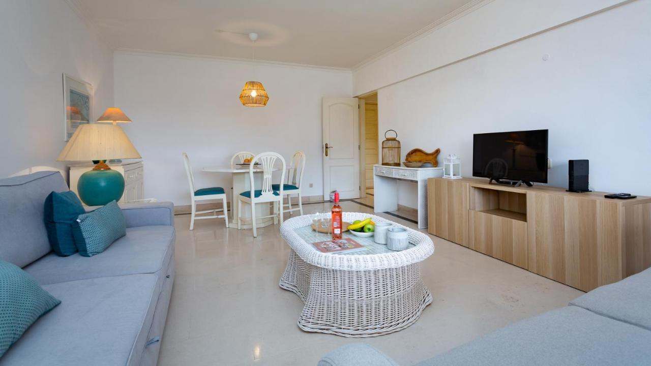 Marina 2Bdr Apartment With Balcony & Pool - 5Min From Beach By Lovelystay กัวเตย์รา ภายนอก รูปภาพ